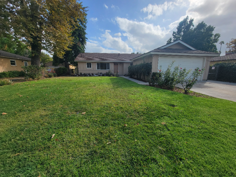 Van nuys House: 13550 Leadwell St