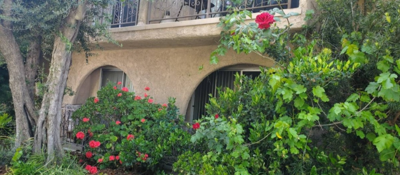 Valley village Apartment: 5227 hermitage ave