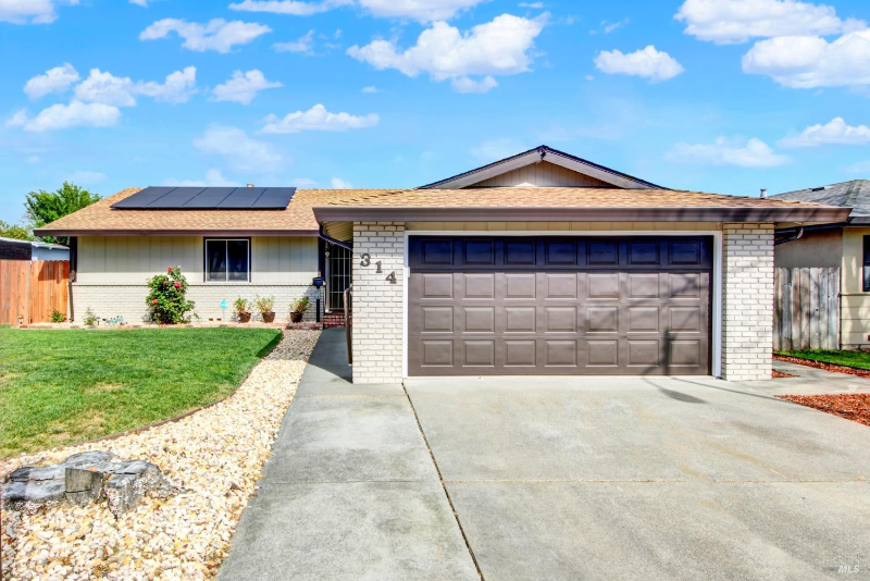 Fairfield House: 314 Tulip Street