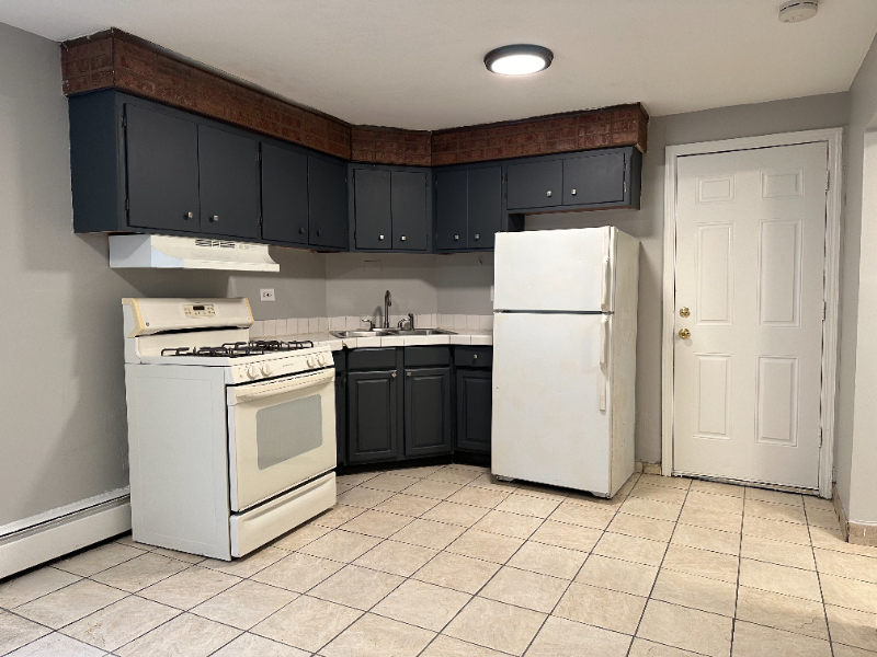 Cicero Apartment: 1601 S 58th Ave