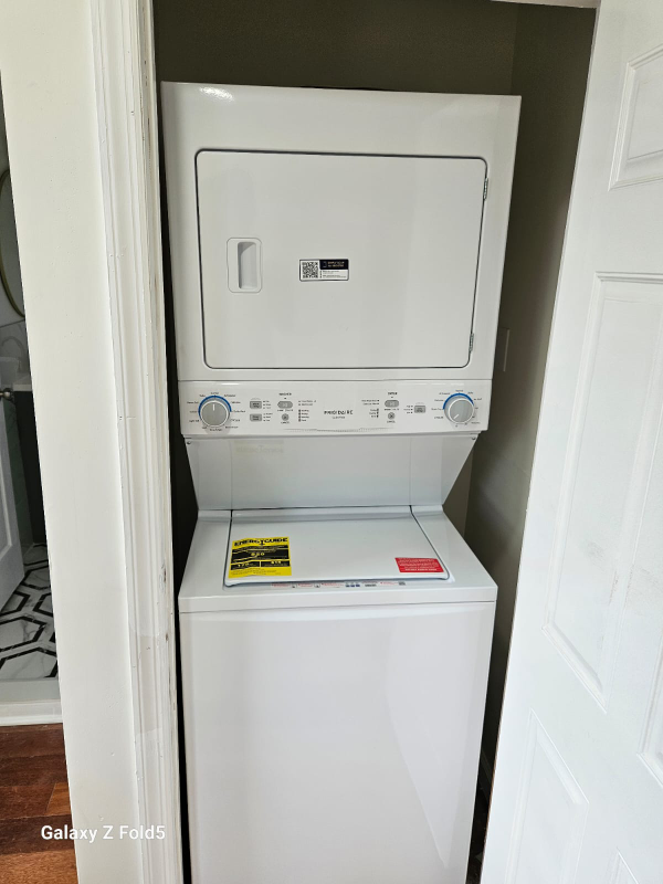 Newark Multiplex: 424 Leslie St