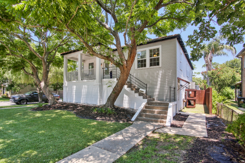 New Orleans Multiplex: 5869 Colbert St