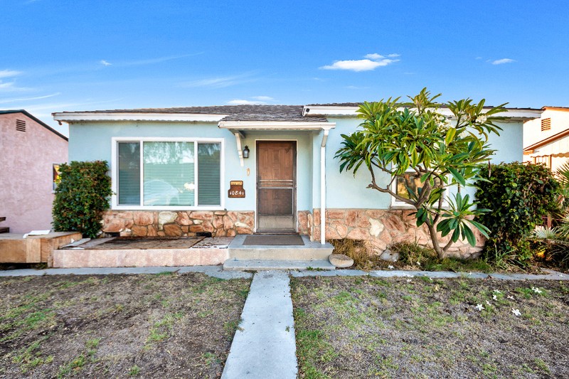 Lynwood House: 10841 Washington ave