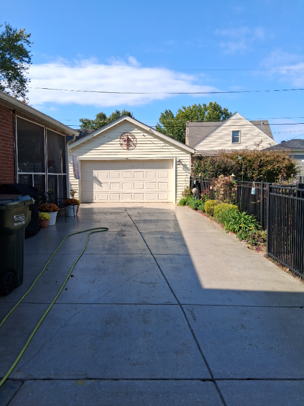 Louisville House: 2225 brighton drive