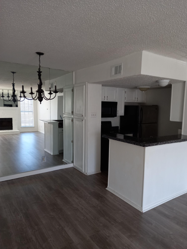 Dallas Condo: 9520 Royal Ln