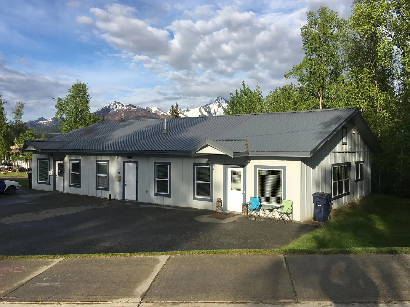 Palmer Multiplex: 1021 S. Lucus Way # B