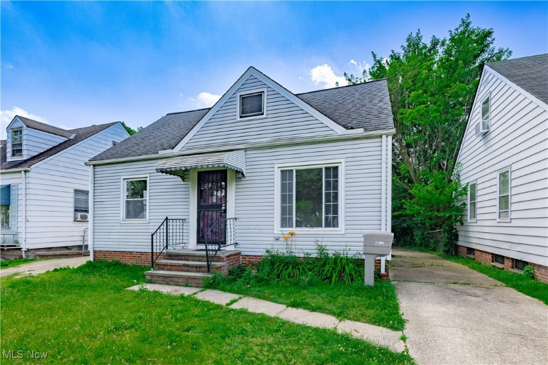 Maple Heights House: 21304 Watson Rd