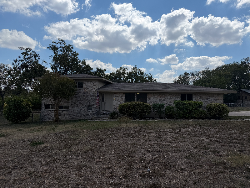 Schertz House: 1236 Live Oak rd
