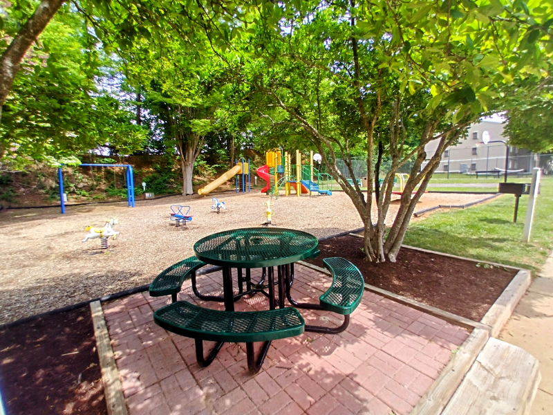 Lynchburg Apartment: 600 Reusens Road