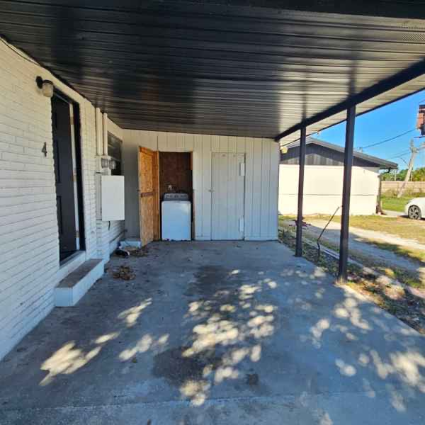 Auburndale Multiplex: 4 Sandy Ln