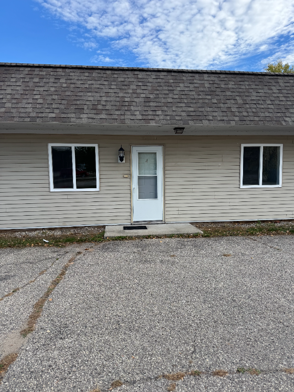 Menominee Apartment: 3850 N Shore Dr, Unit 2