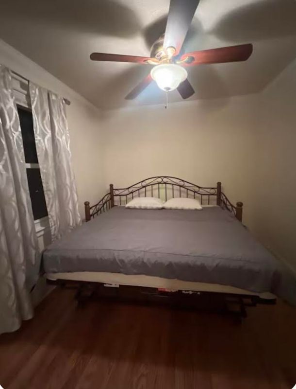 Fort Washington House: 12000 Block SurreyCircle Drive