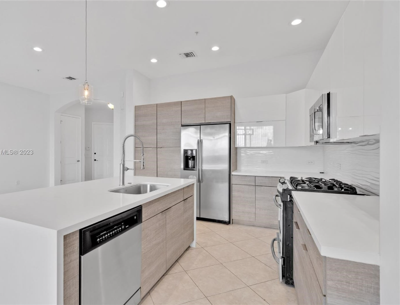 Sunrise Condo: 3055 NW 126th Ave