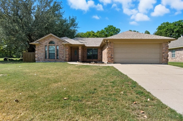 Stephenville House: 220 Moonlight Trl