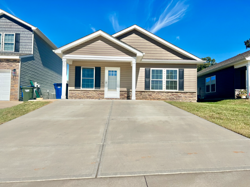 Hickory House: 2550 Snow Creek Rd NE