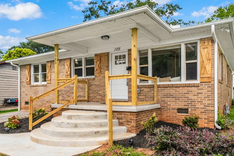 Spartanburg House: 105 Cabot Ct