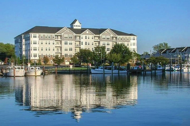 Cambridge Condo: 700 cattail Cove