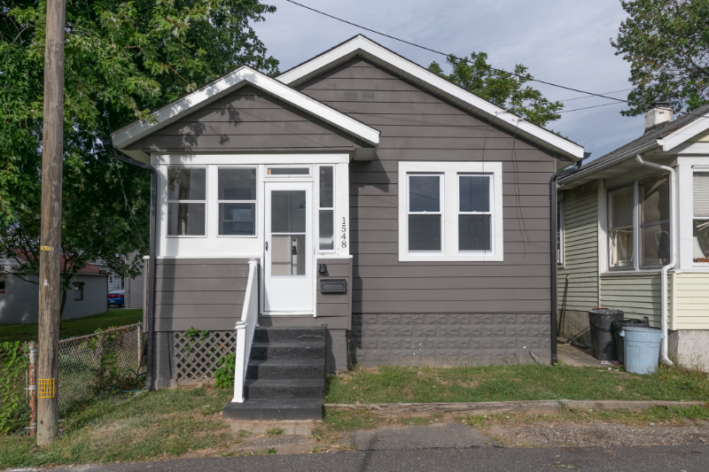 Linwood House: 1548 Weber Dr