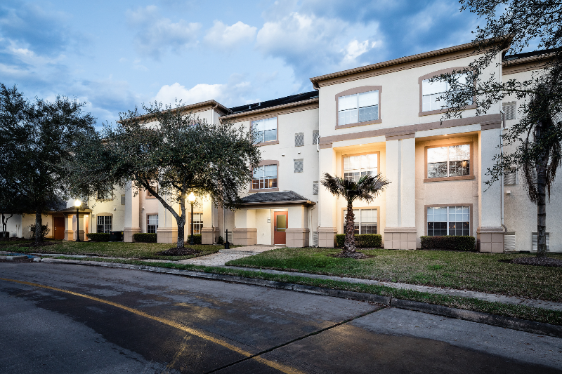 katy Apartment: 15405 katy fwy