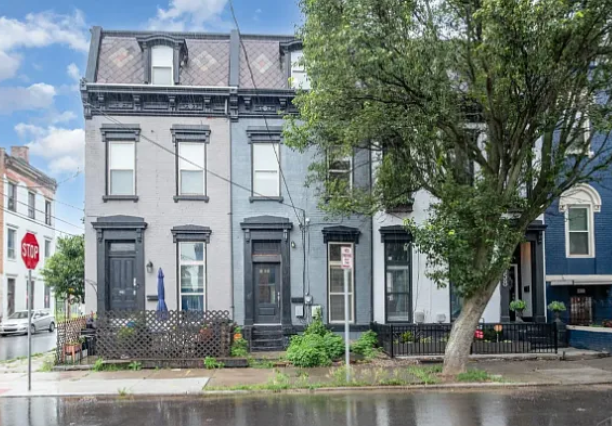 Cincinnati House: 460 Dayton St