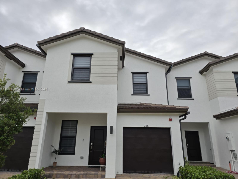Pembroke Pines Townhome: 256 SW 159th Ter # 256