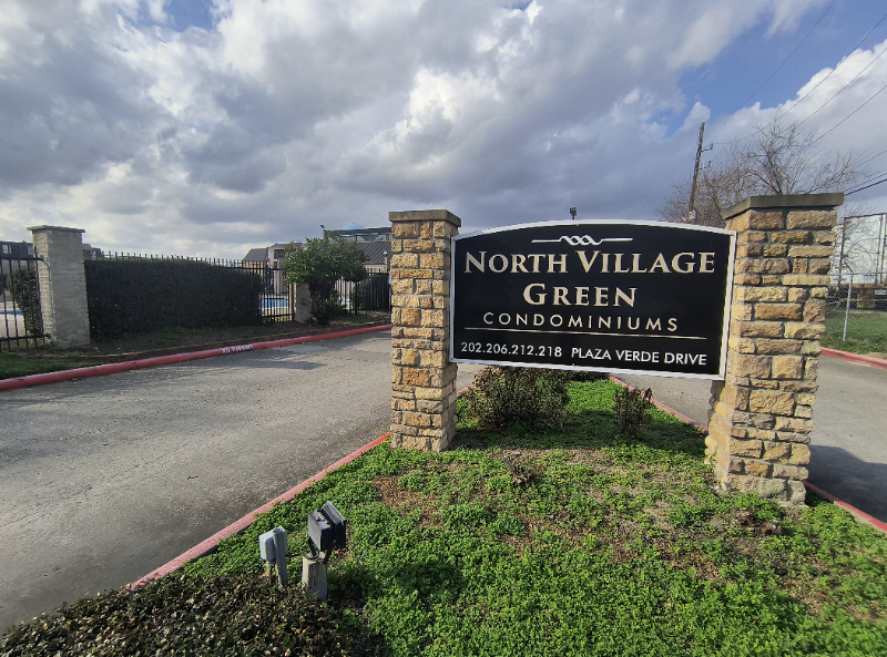 Houston Apartment: 206 plaza verde dr