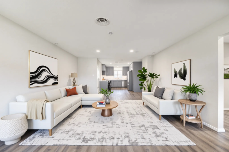 Houston House: 6026 Clarewood Dr