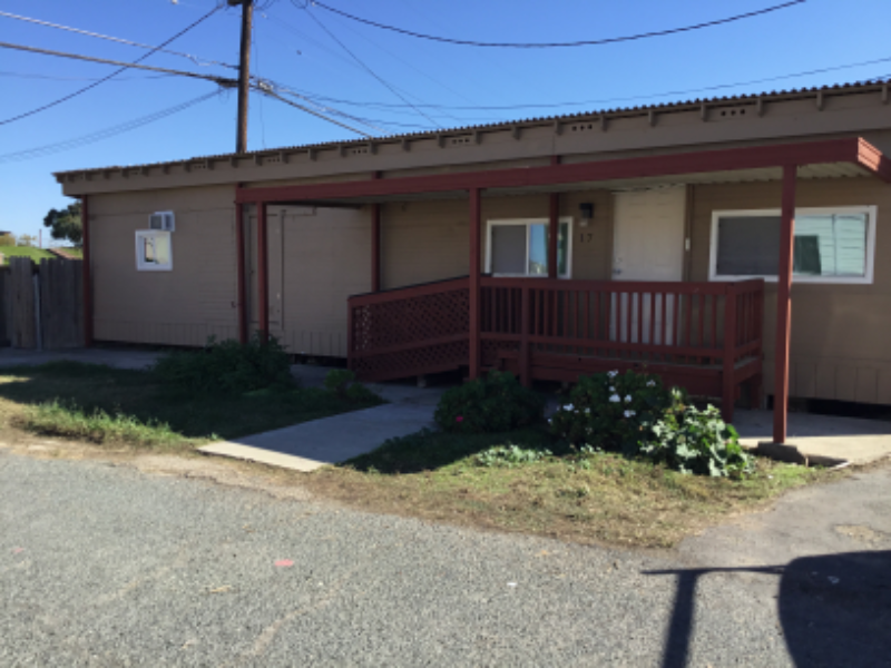 Oakley House: 5625 Sandmound Blvd