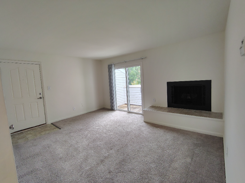 Lynchburg Apartment: 600 Reusens Road