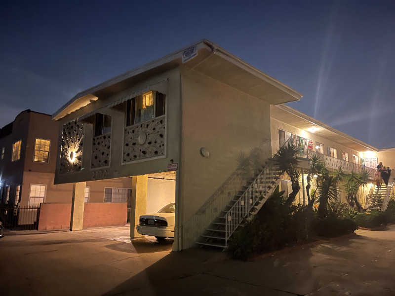 Los Angeles Apartment: 2130 6th Ave