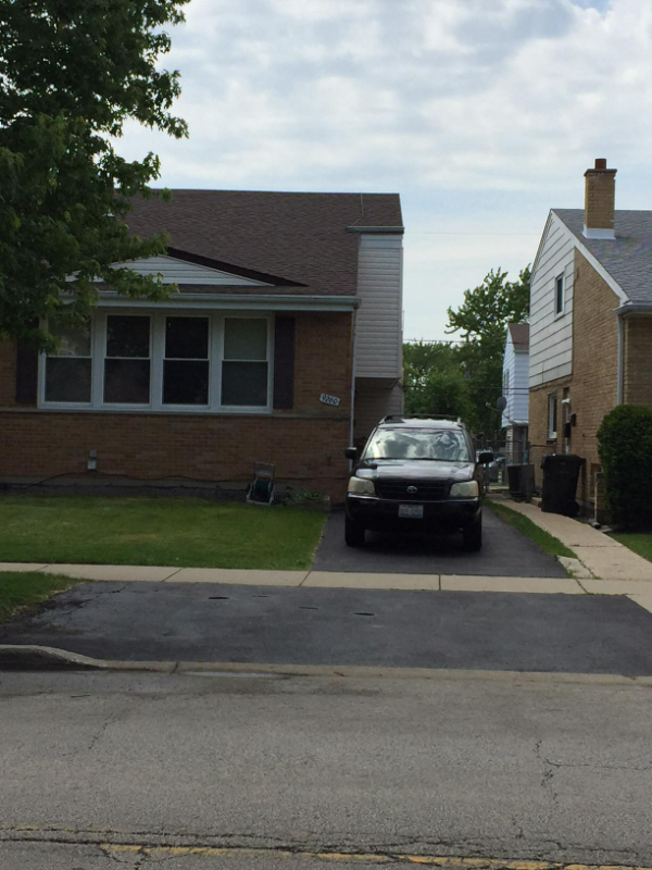 Des Plaines House: 9260 Dee Road