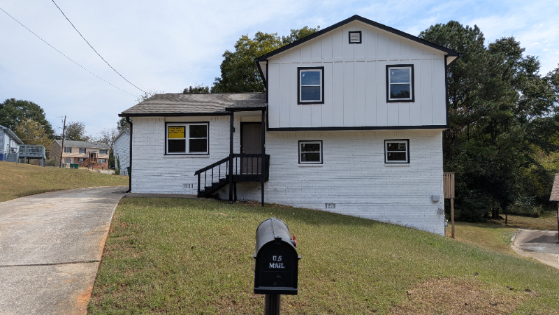 Decatur House: 2720 Oxford Ct.