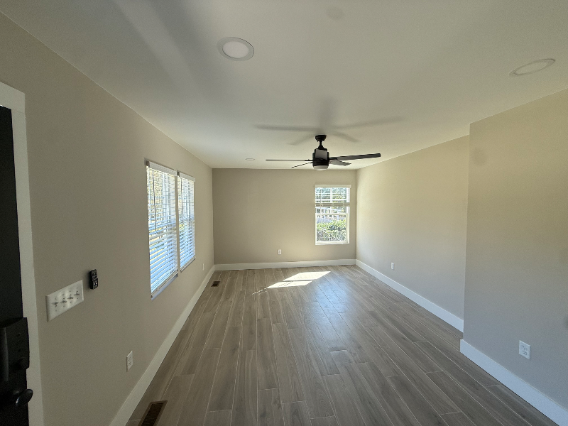 Concord House: 11 Cobblestone Ln