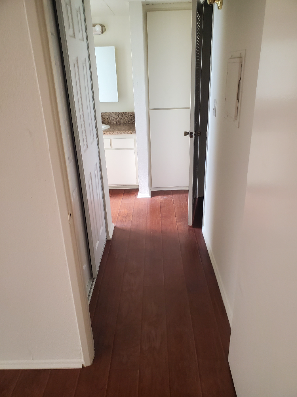 Valley village Apartment: 5227 hermitage ave 2