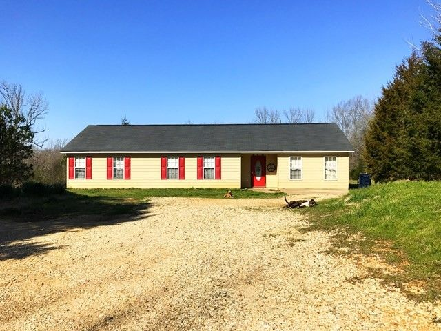 Batesville House: 510 Henderson Rd