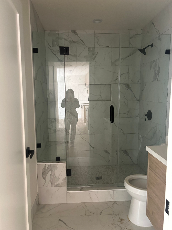 Los Angeles Apartment: 825 W Colden