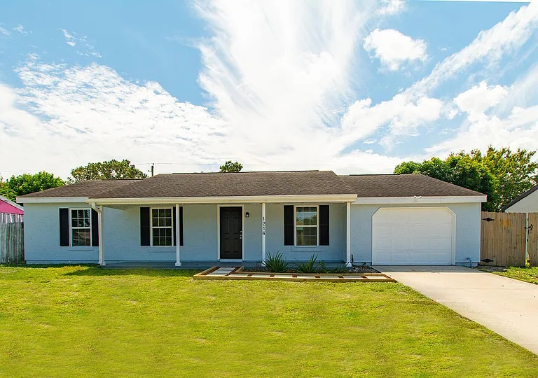 Palm Bay House: 1214 Port Malabar Blvd NE