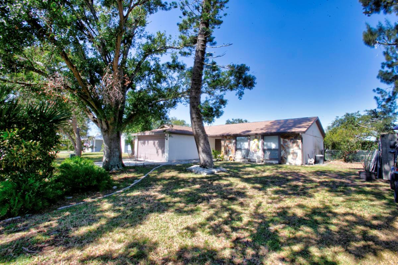 Bradenton House: 6116 38TH AVE W