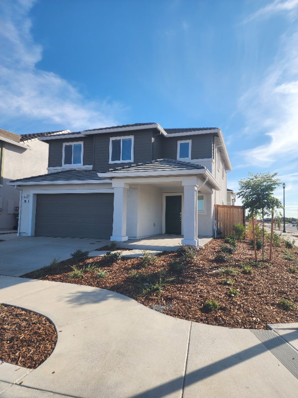 Roseville House: 2081 Blue Star Drive