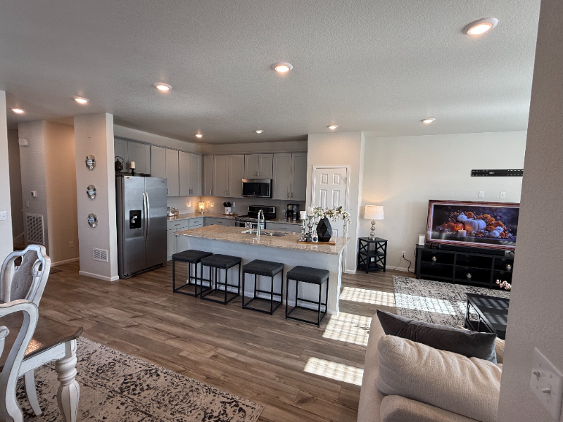 Brighton House: 900 Tarragon Road