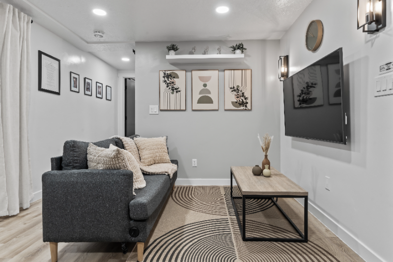 Murray House: 610 W 5735 S