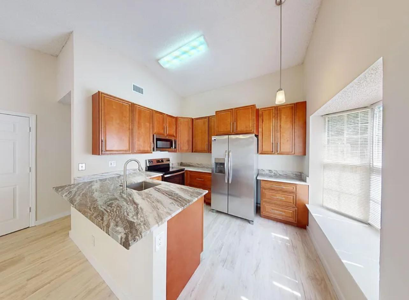 West Palm Beach House: 86 Pheasant Run Blvd