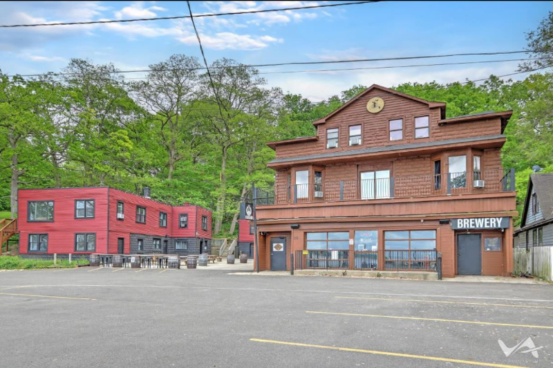 Fox Lake Condo: 117 Nippersink Blvd