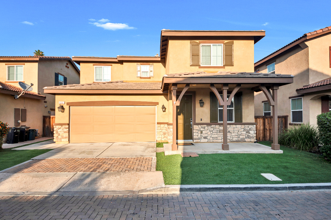 Riverside House: 4367 Amanecer Dr