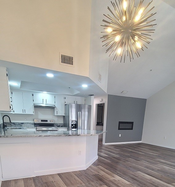 Spring Hill Apartment: 10490 Chalmer St