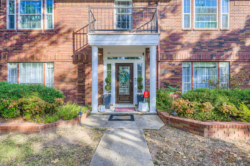 Austin House: 6314 Old Harbor Ln