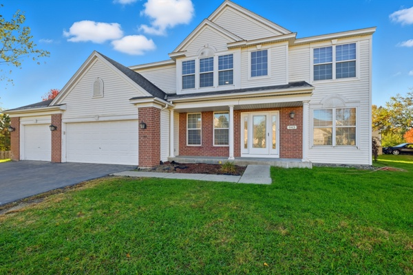 Burnsville House: 943 Earley Lake Curve