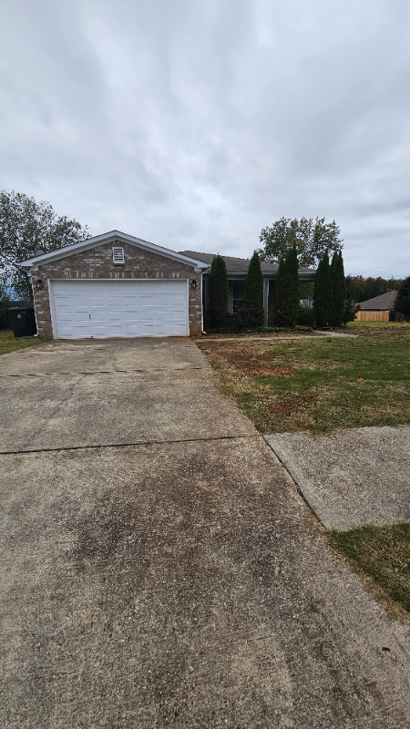 Madison House: 200 Grantham Cir