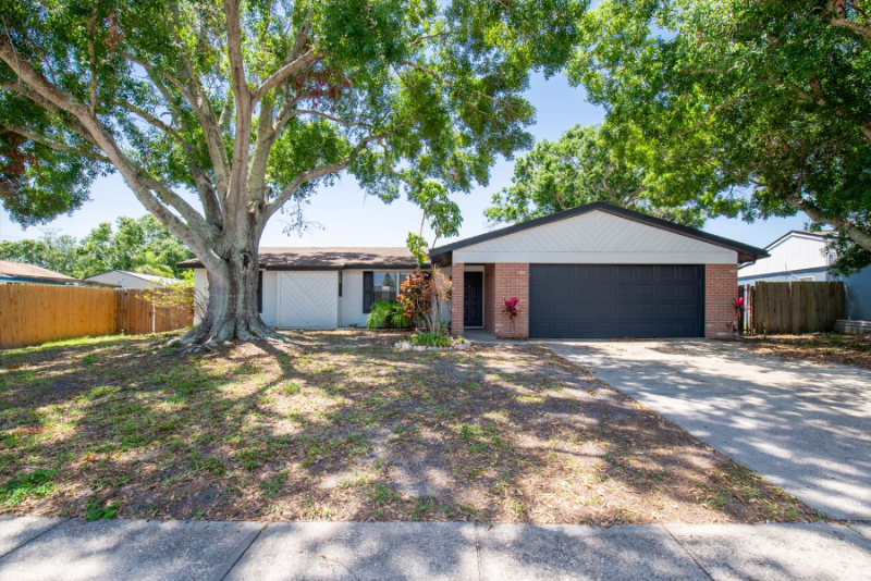 Oldsmar House: 502 Timber Bay Cir E