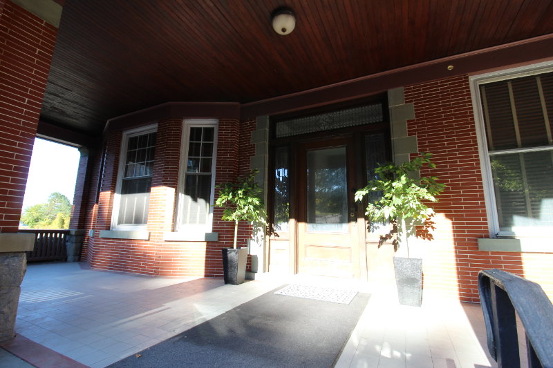 Scranton House: 800 Monroe Ave